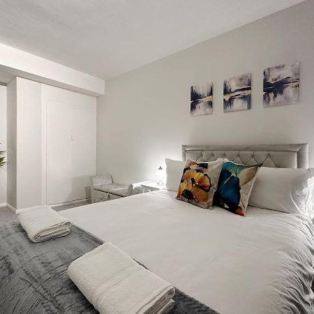 Zoey Place Near Thames River - 2 Double Beds, 1 Single Bed, Spacious, Ideal For Families London Exterior photo