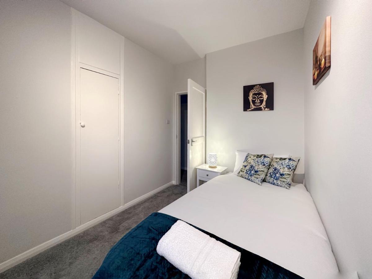 Zoey Place Near Thames River - 2 Double Beds, 1 Single Bed, Spacious, Ideal For Families London Exterior photo