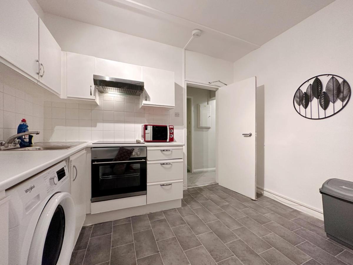 Zoey Place Near Thames River - 2 Double Beds, 1 Single Bed, Spacious, Ideal For Families London Exterior photo