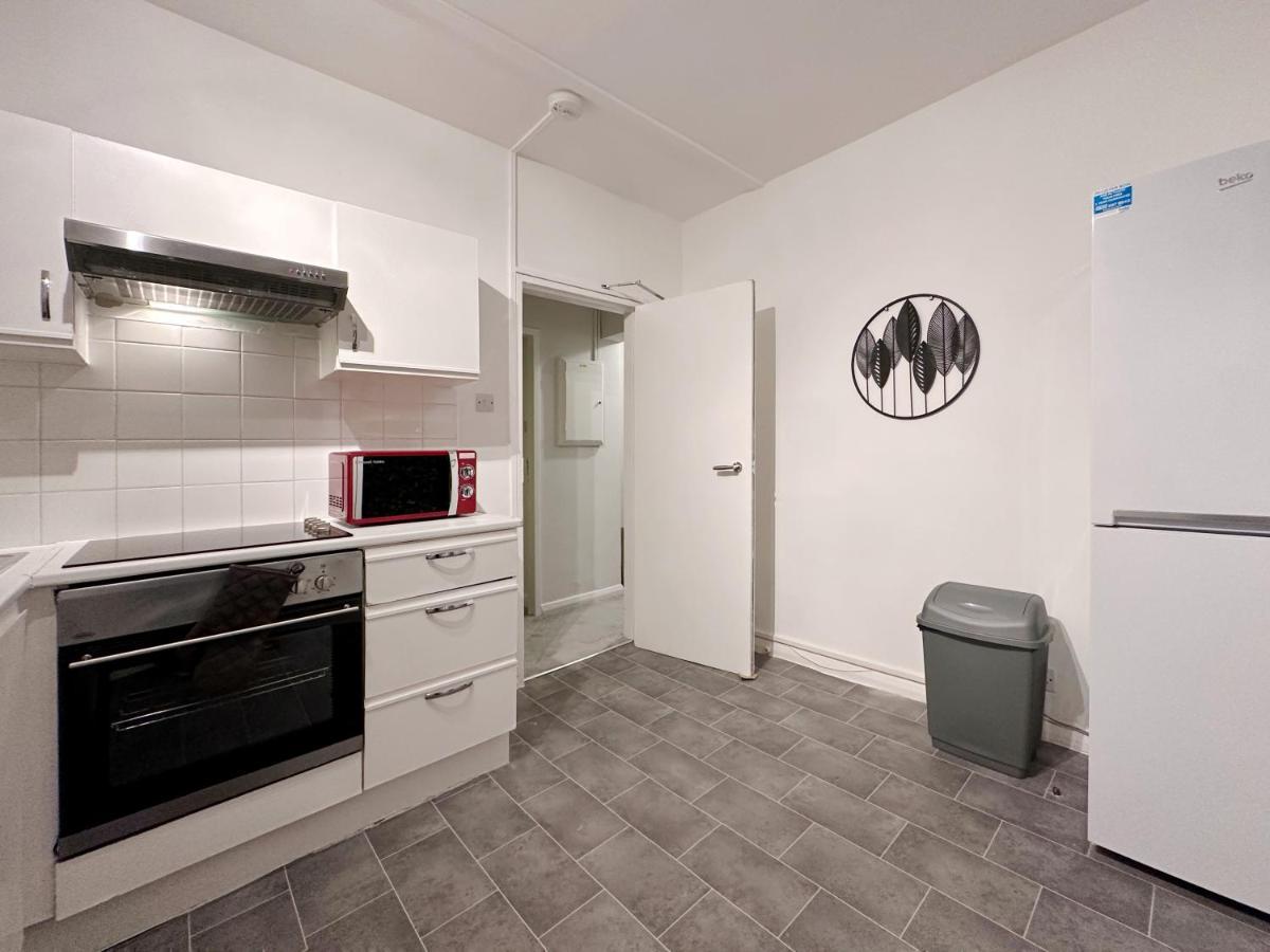 Zoey Place Near Thames River - 2 Double Beds, 1 Single Bed, Spacious, Ideal For Families London Exterior photo