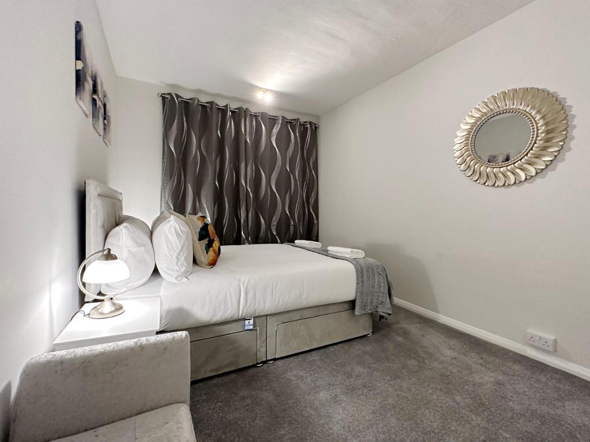 Zoey Place Near Thames River - 2 Double Beds, 1 Single Bed, Spacious, Ideal For Families London Exterior photo